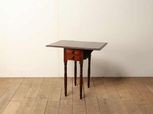 ヴィクトリアンフリップアップテーブル