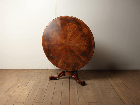 ブレックファストテーブル