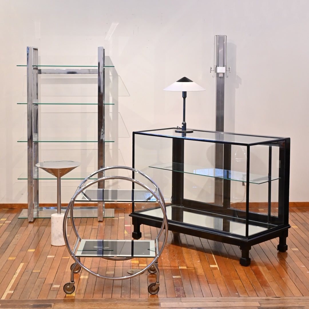 Lloyd’s Antiques<br>Contract Selection