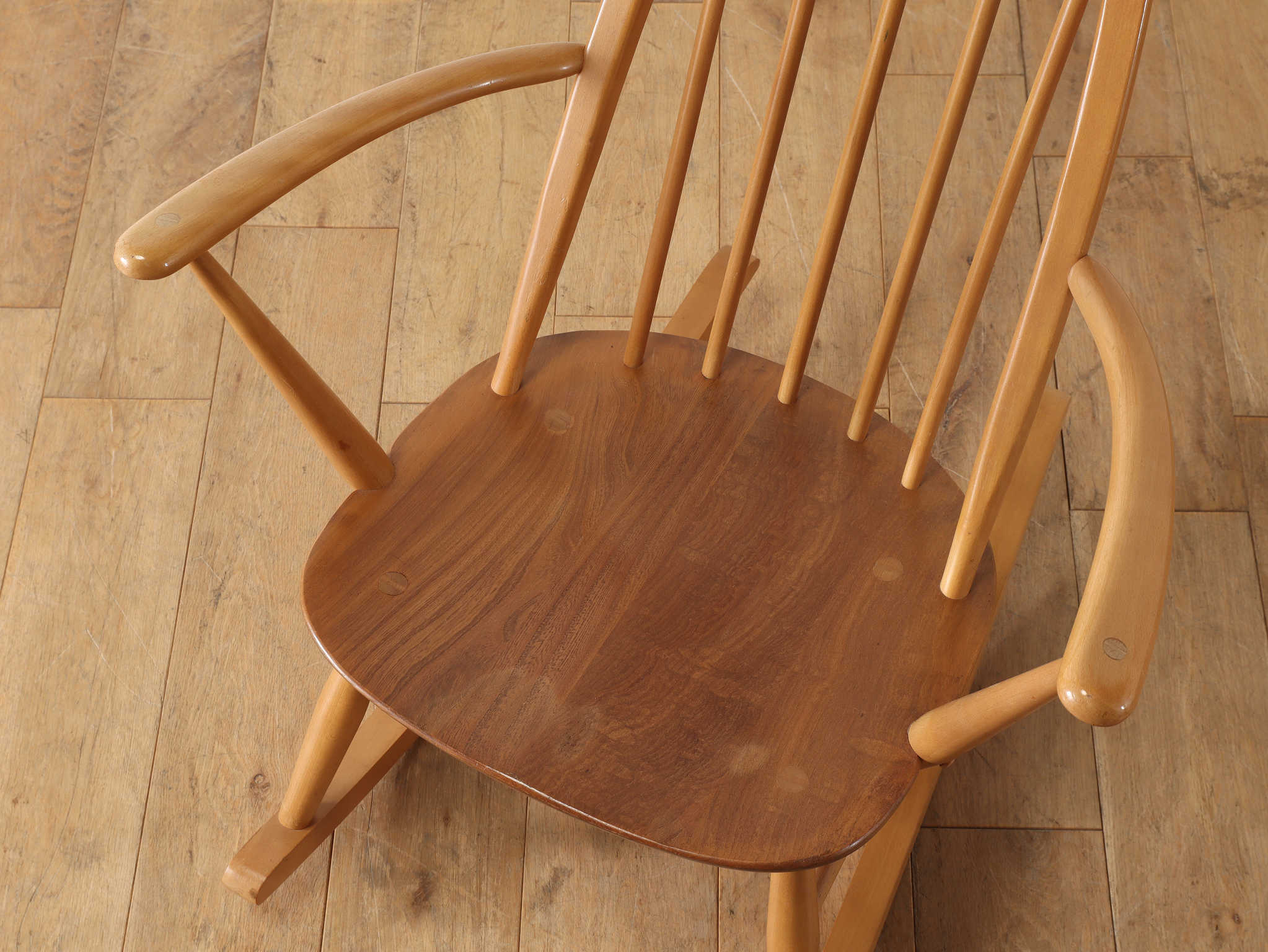 L3705-241 英国アンティーク ERCOL ロッキングチェア クエーカー L3705-241 英国アンティーク ERCOL ロッキングチェア クエーカー