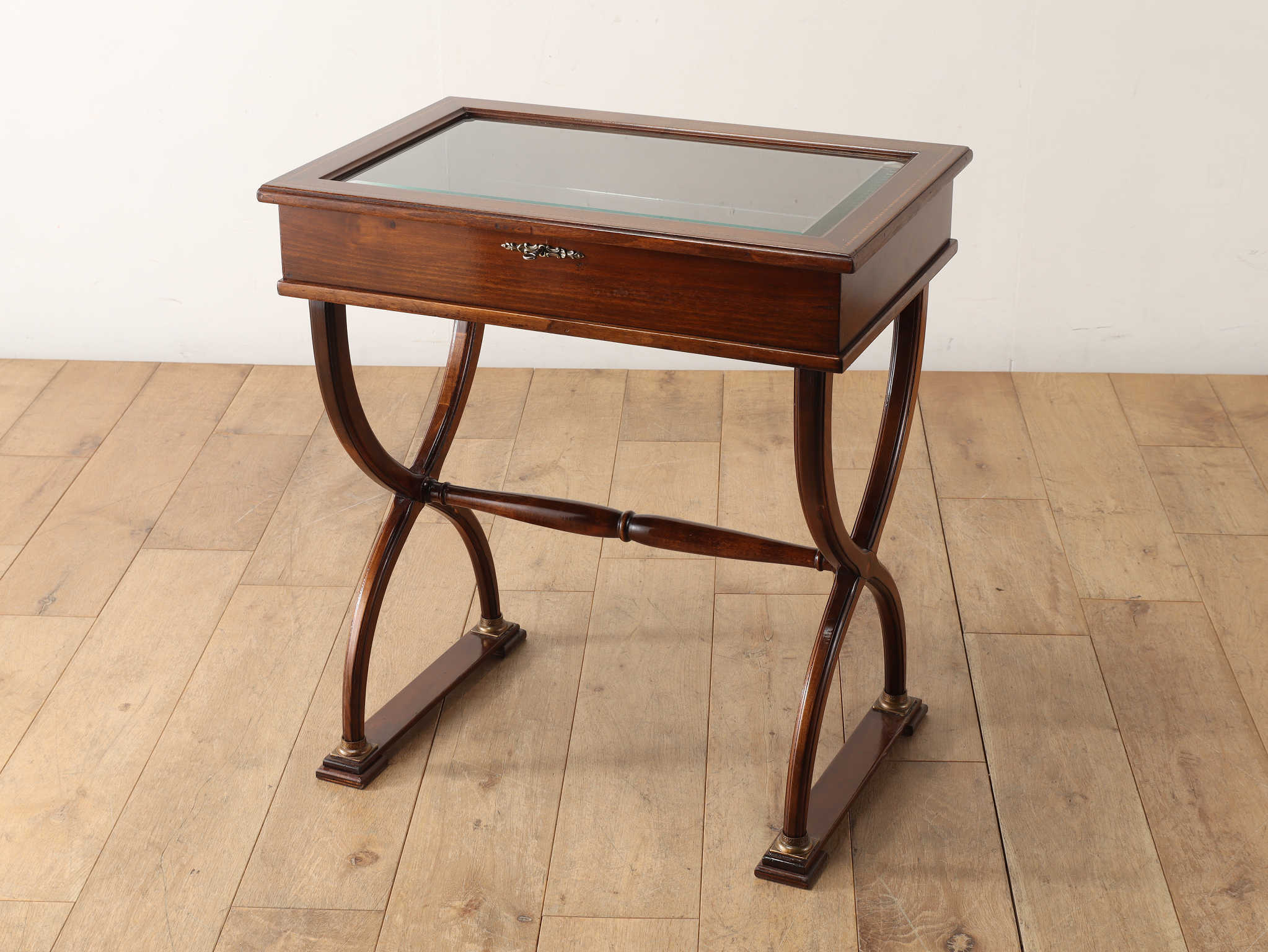 ジュエリーキャビネット | ロイズ・アンティークス | ヨーロッパの