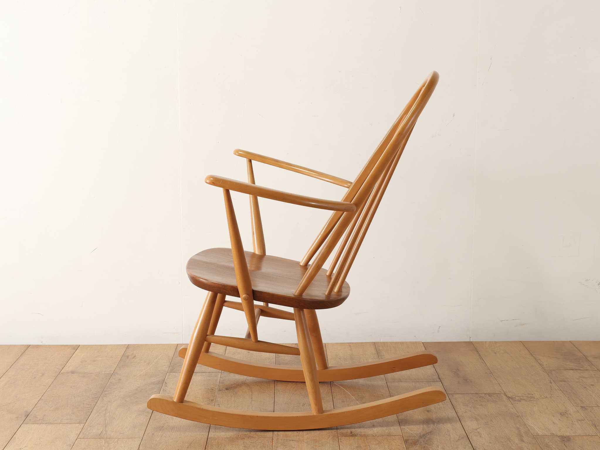 ERCOL ロッキングチェア クエーカー | ロイズ・アンティークス