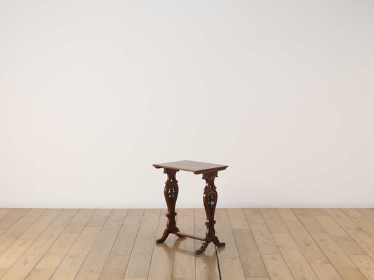 サイドテーブル