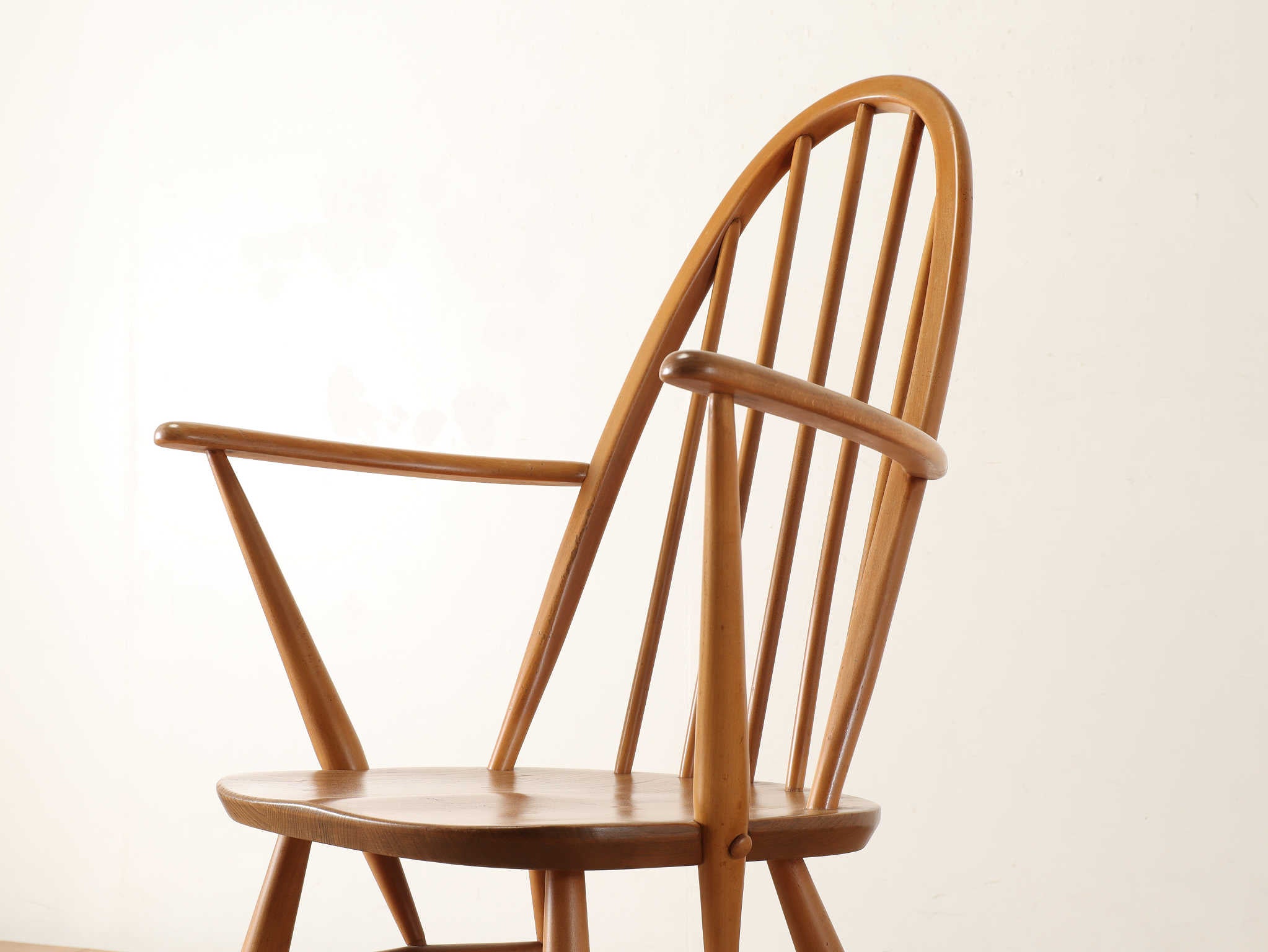 ERCOL アームチェア クエーカー | ロイズ・アンティークス