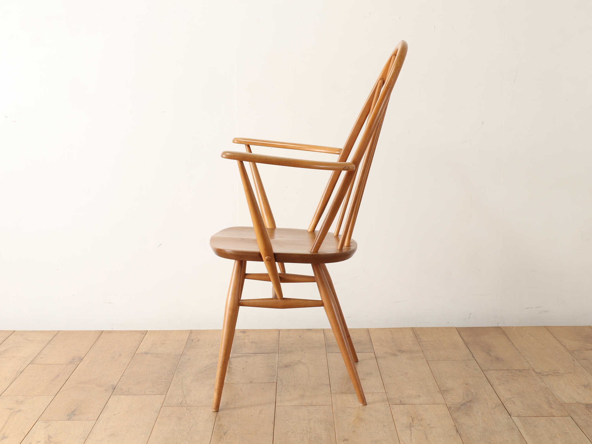 ERCOL アームチェア クエーカー | ロイズ・アンティークス