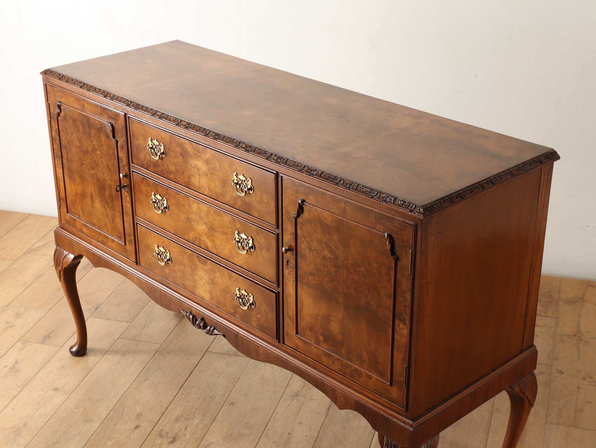 Lloyd’s Antiques　ロイズアンティークス　サイドボード Lloyd's Antiques Real Antique Sideboard / ロイズ