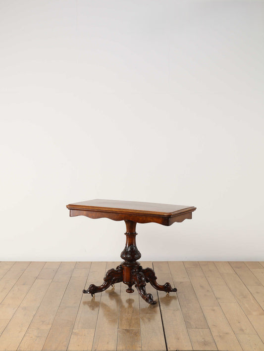 ヴィクトリアンカードテーブル