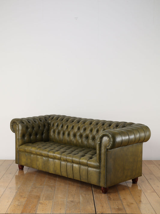 チェスターフィールドソファ オリーブ