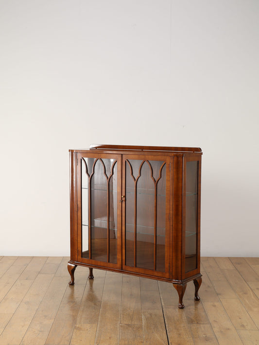 チャイナキャビネット