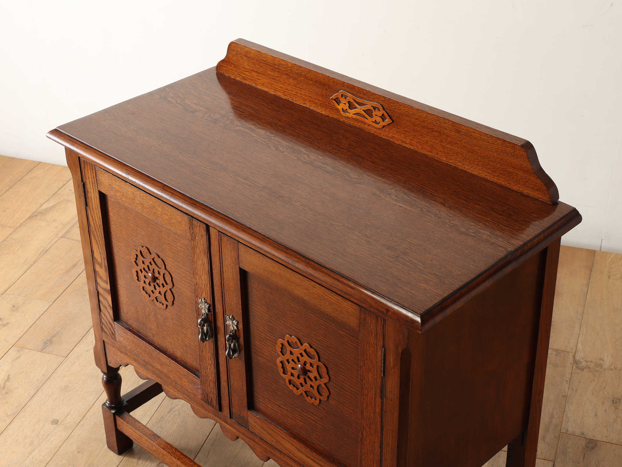 カップボード | ロイズ・アンティークス | ヨーロッパのアンティーク