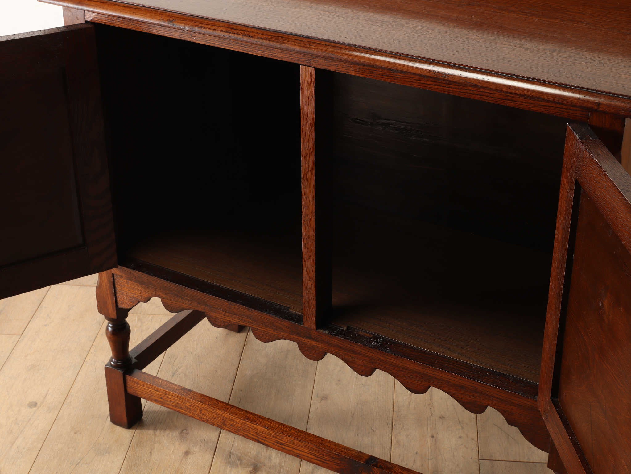 カップボード | ロイズ・アンティークス | ヨーロッパのアンティーク