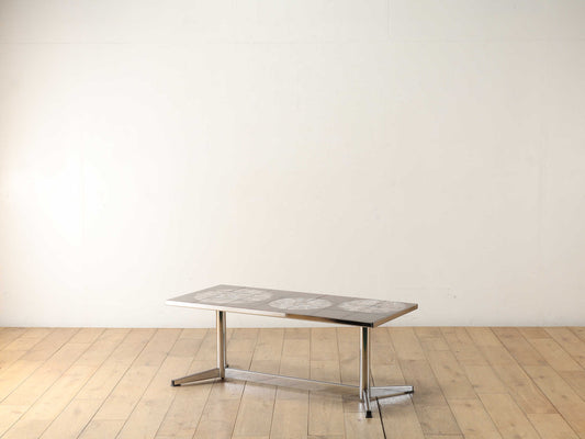 タイルトップコーヒーテーブル