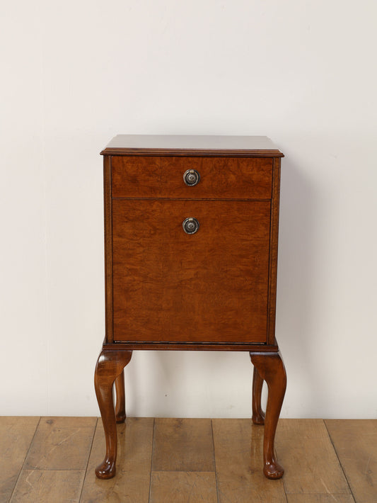 WRIGHTON ベッドサイドキャビネット