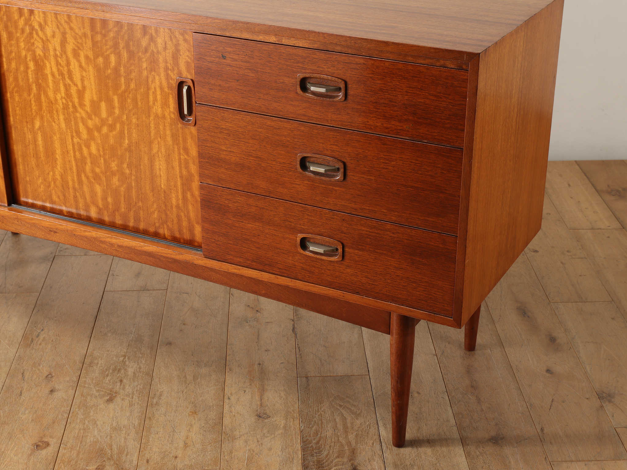 AUSTIN SUITE サイドボード | ロイズ・アンティークス | ヨーロッパの