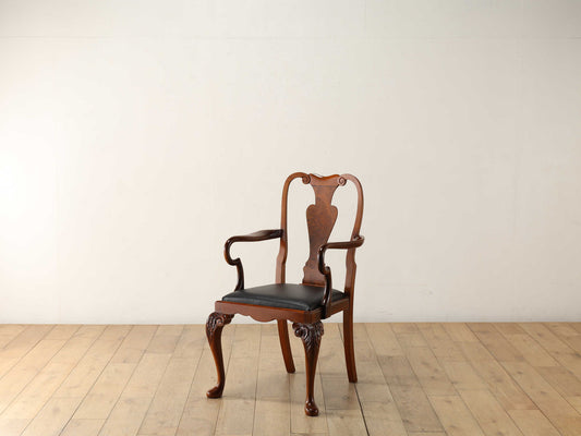 クイーンアンアームチェア