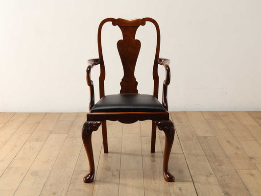 クイーンアンアームチェア