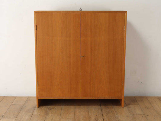 HANS J. WEGNER RYキャビネット