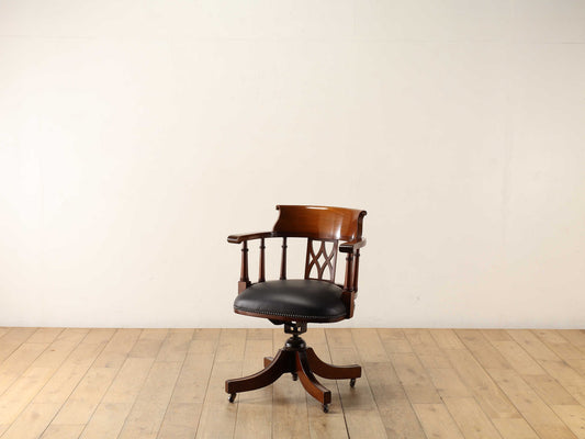 リボルビングオフィスチェア