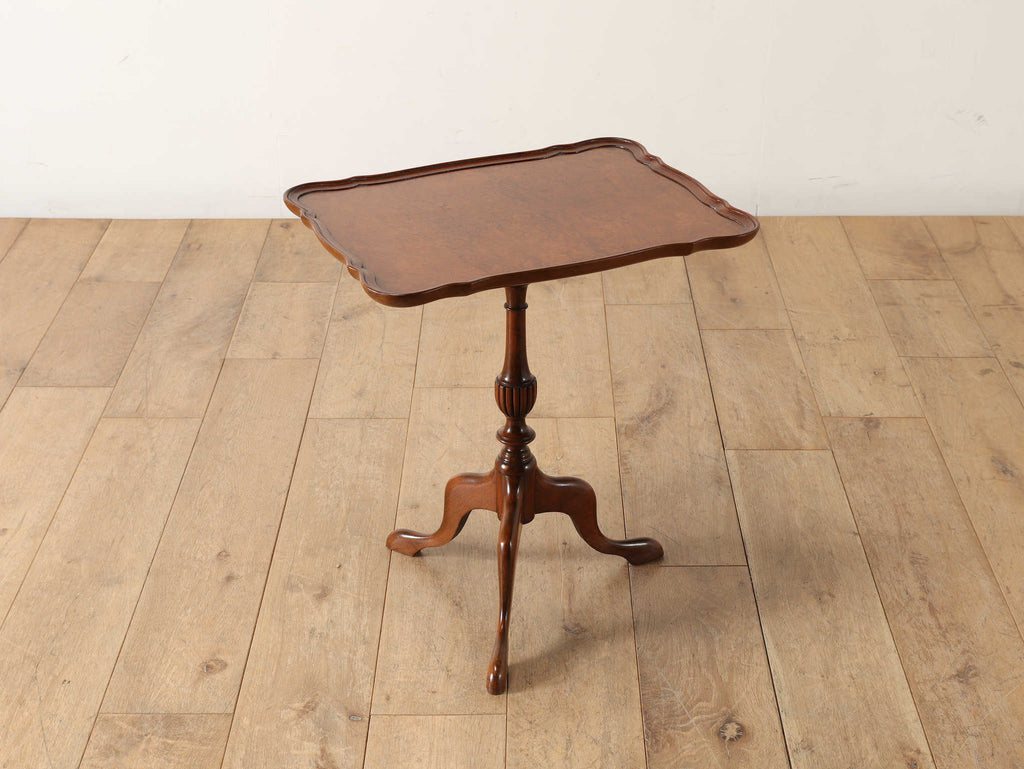 Lloyd's Antiques ワインテーブル ワインテーブル | ロイズ・アンティークス | ヨーロッパのアンティーク