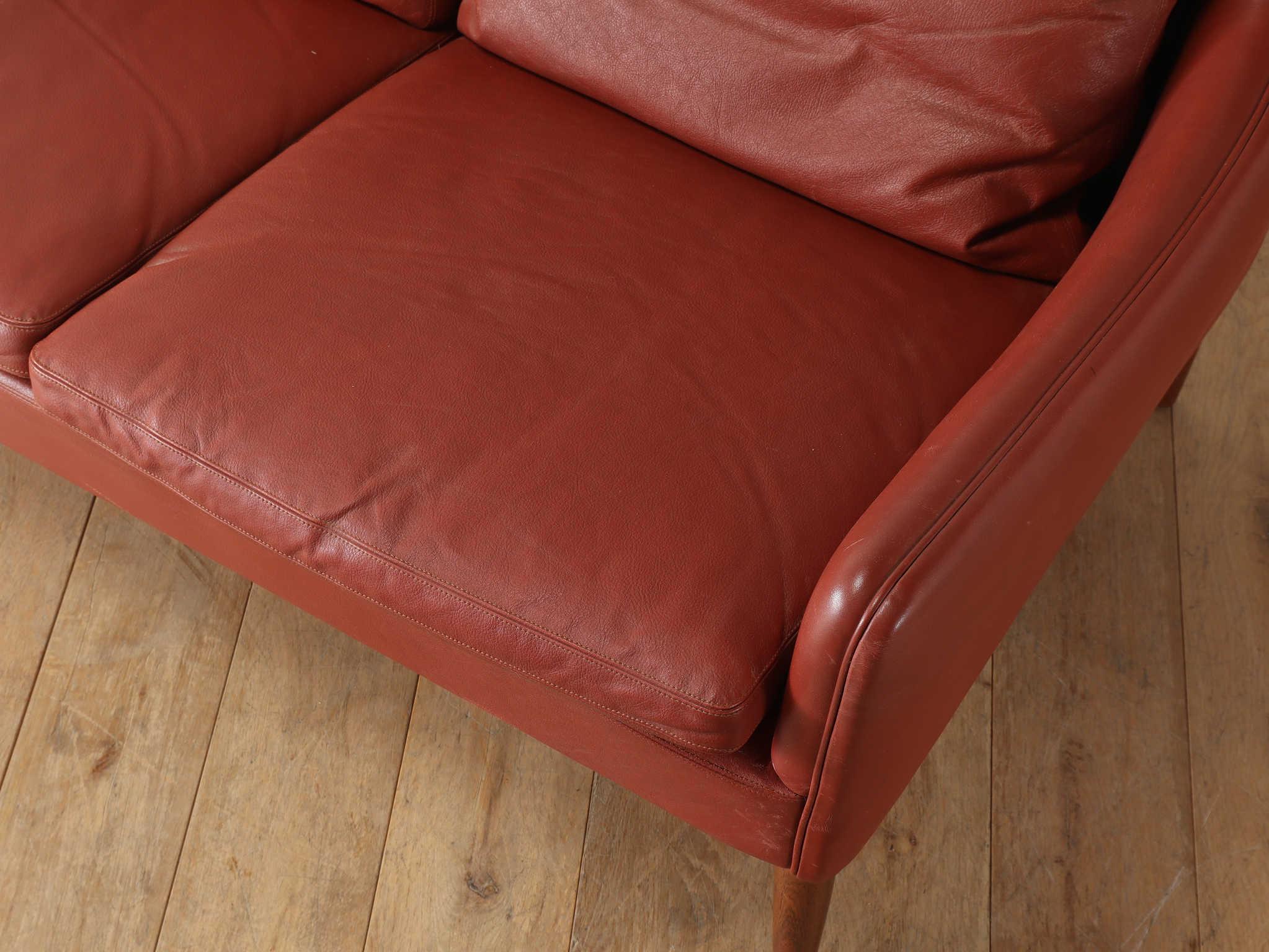 HANS OLSEN レザーソファ | ロイズ・アンティークス | ヨーロッパの