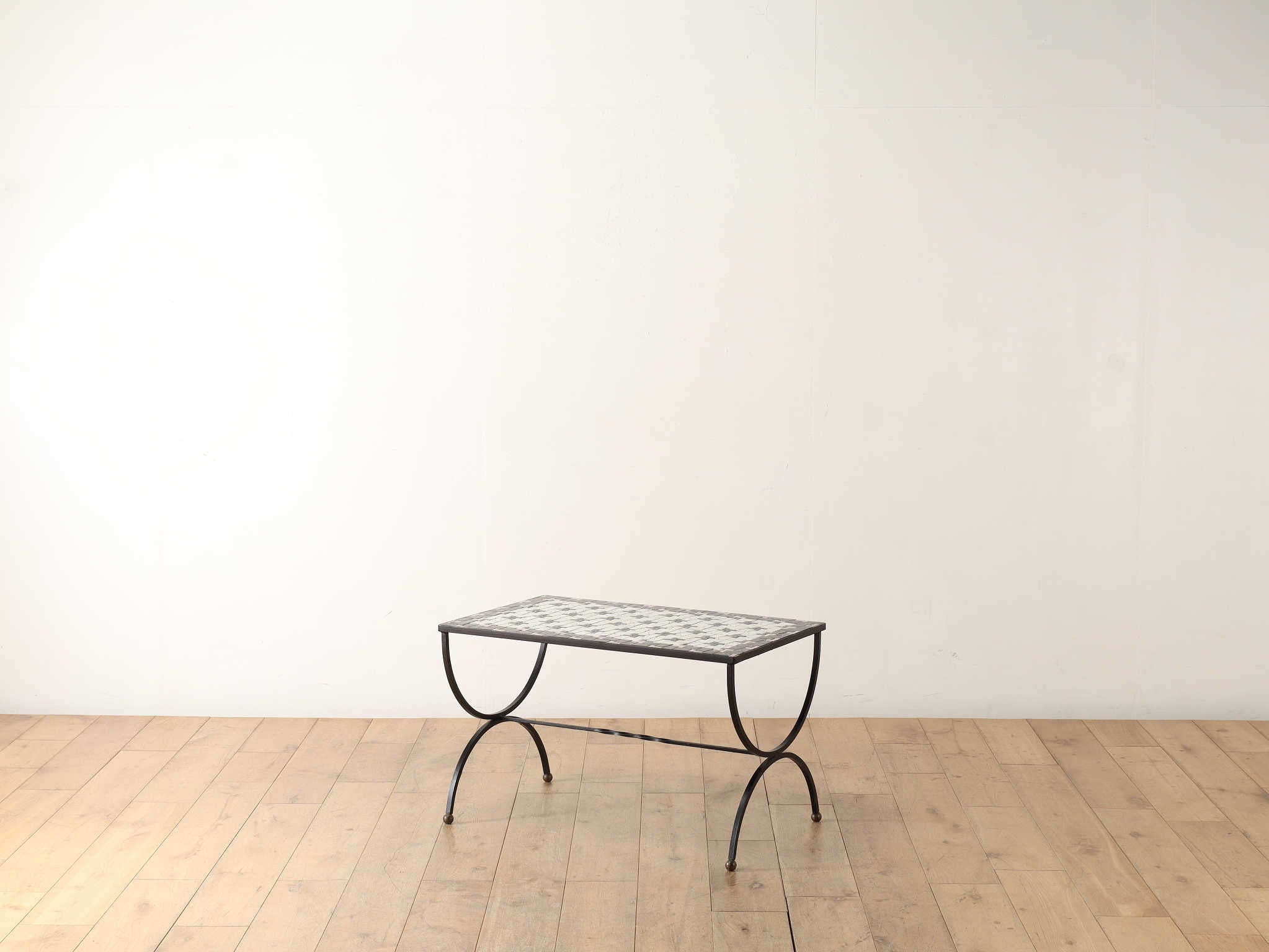 Lloyd's Antiques｜ロイズアンティークス｜タイルトップ｜コーヒーテーブル｜モデルルーム展示品 Lloyd's Antiques Real Antique Tile Top Coffee Table / ロイズ
