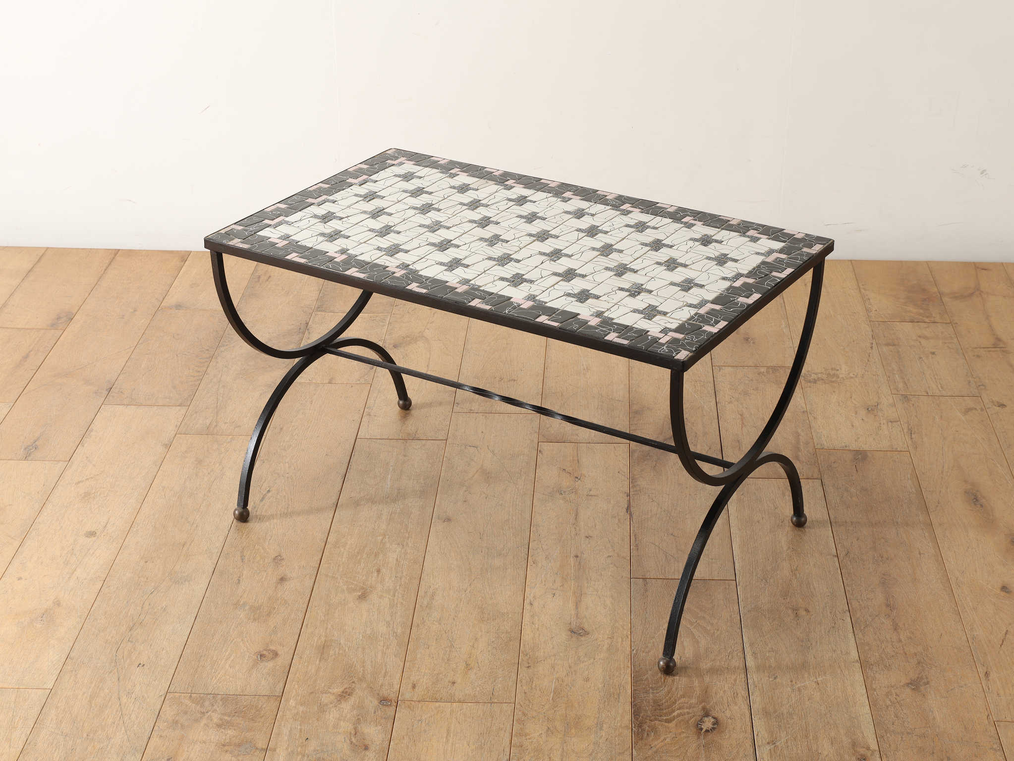 タイルトップコーヒーテーブル | ロイズ・アンティークス | ヨーロッパ