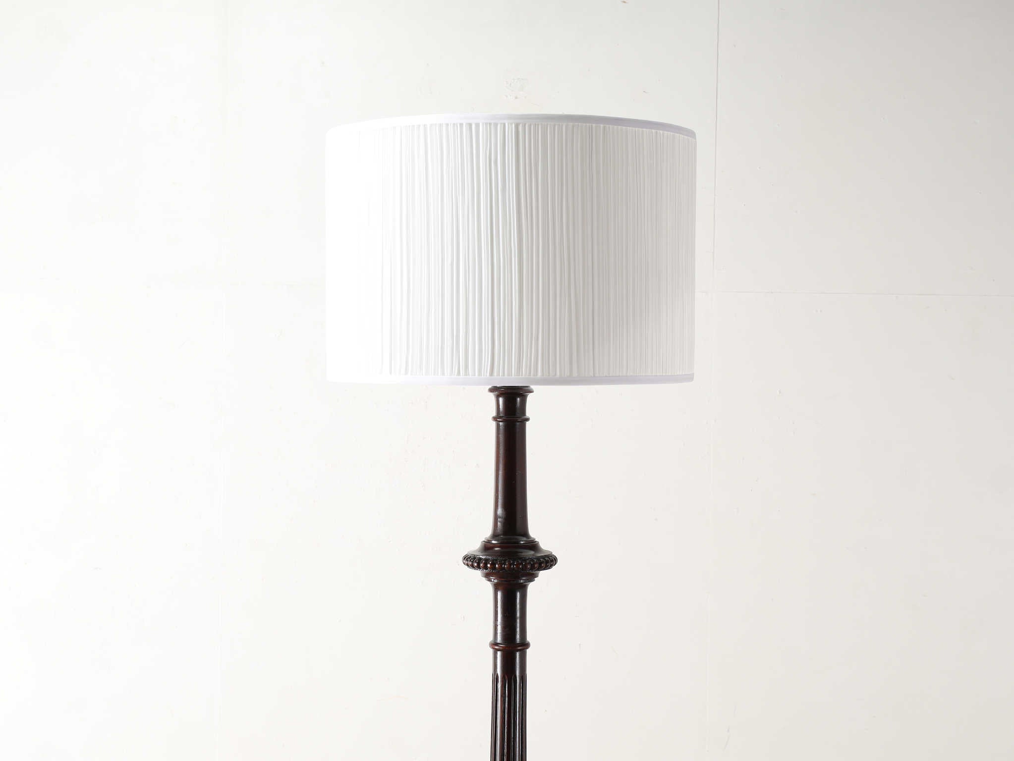アンティーク フロアランプ 大理石（ポールの一部分） 1灯式（LED） 高さ154cm/シェード(布) 幅40cm 検) ロイズ アンティークス■近隣配送無料 買取帝国 朝霞店 Lloyd's Antiques Real Antique Floor Lamp With Table / ロイズ