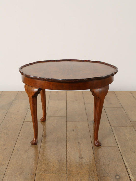 Q/Aコーヒーテーブル