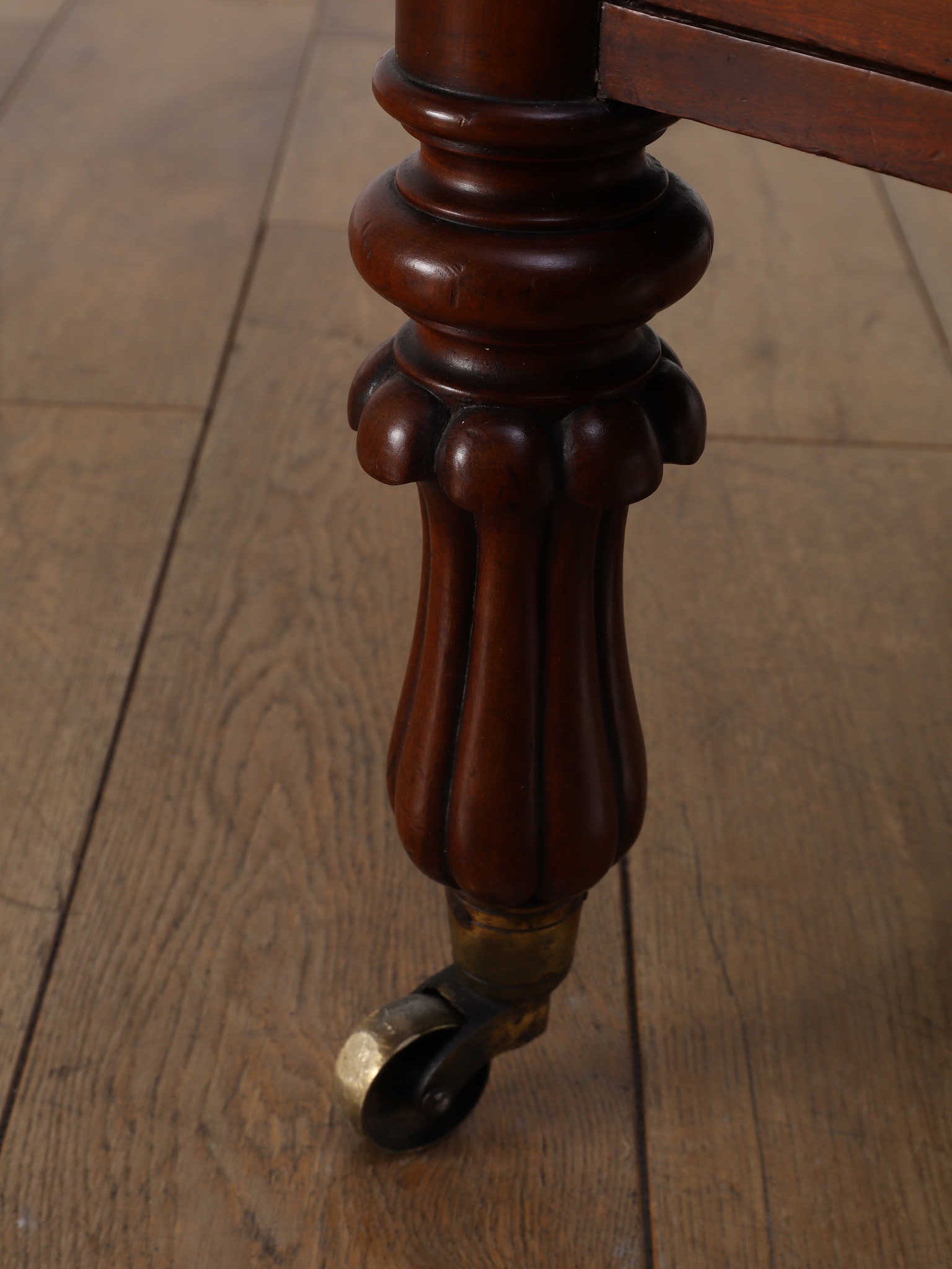 WARING & GILLOW ヴィクトリアンシェルフ | ロイズ・アンティークス