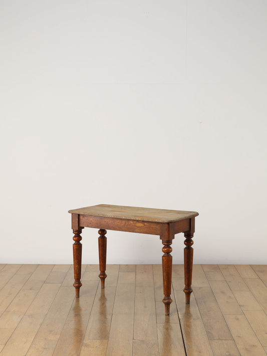 サイドテーブル