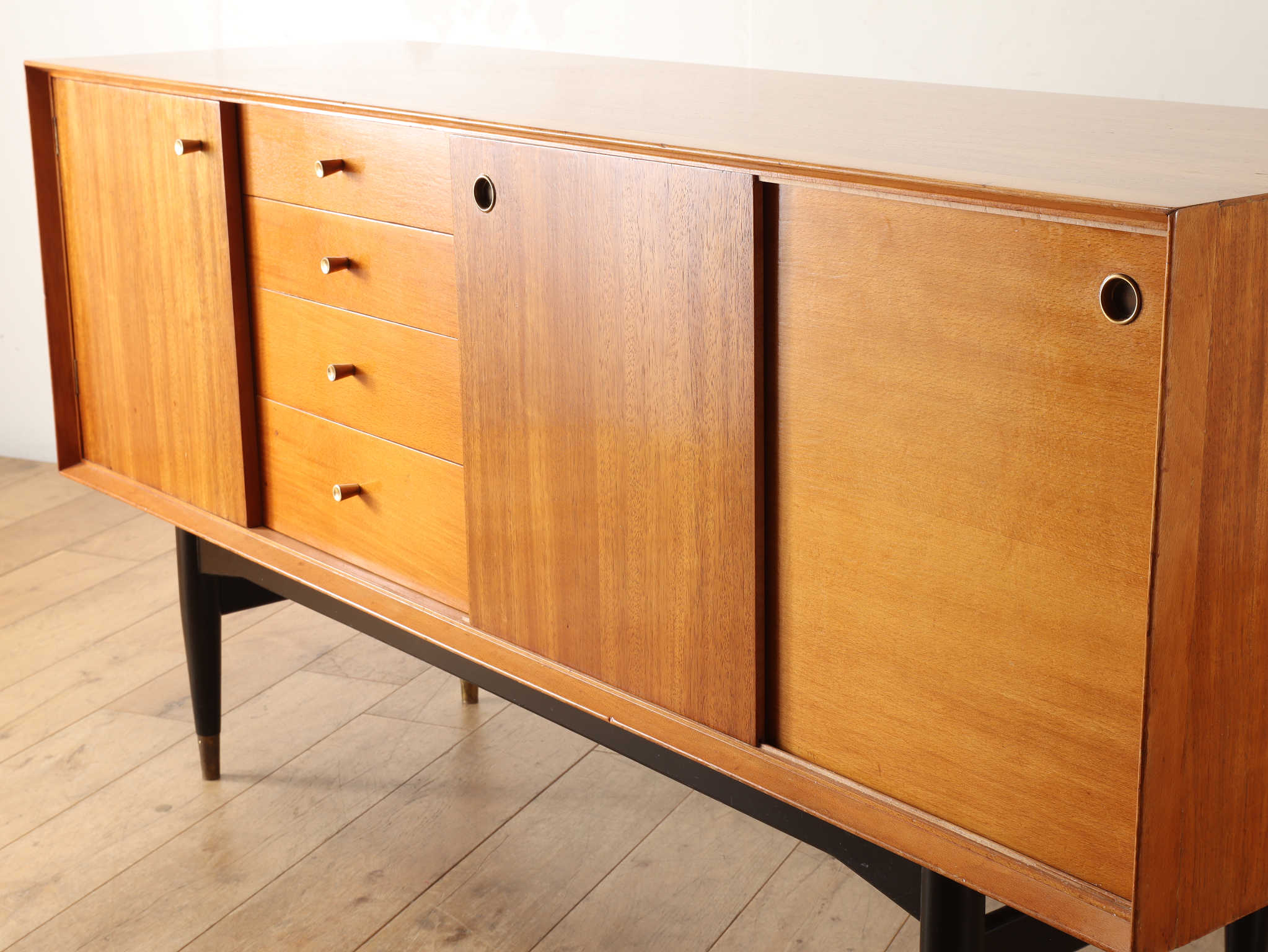 サイドボード | ロイズ・アンティークス | ヨーロッパの