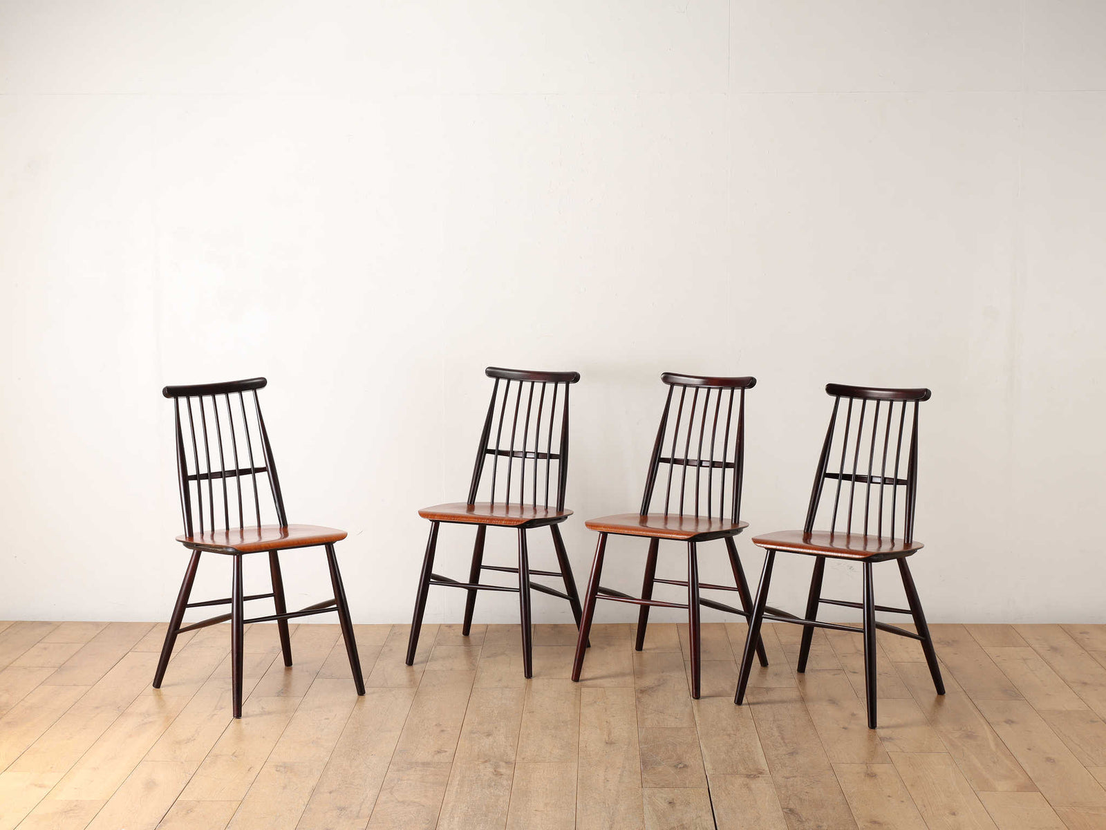 Lloyd's Antiques | Teak-finished dining