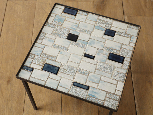 タイルトップサイドテーブル