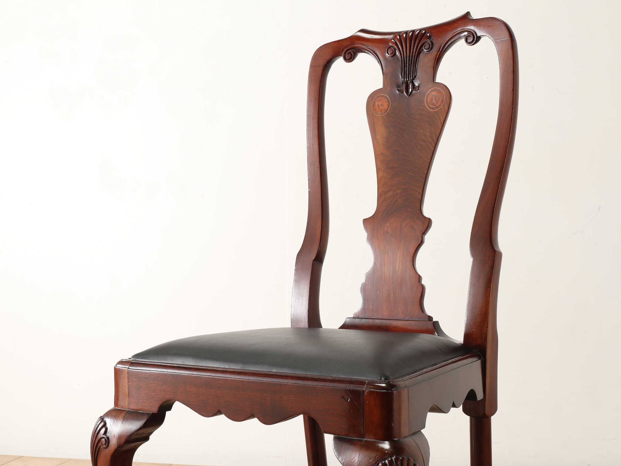 クイーンアンチェア | ロイズ・アンティークス | ヨーロッパの