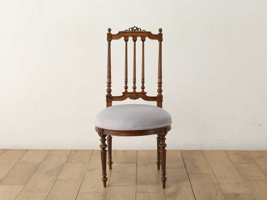 ドレッシングチェア