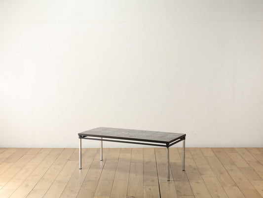 タイルトップコーヒーテーブル