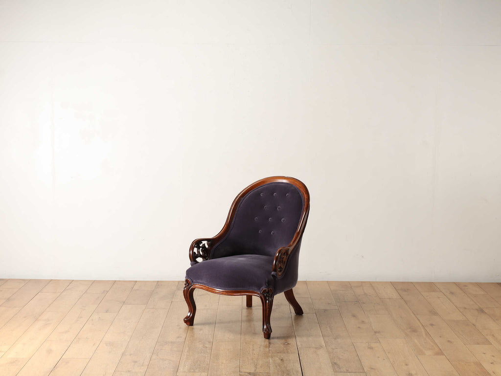 antique chair 01 605 | HOTEL MORNING BOX OSAKA