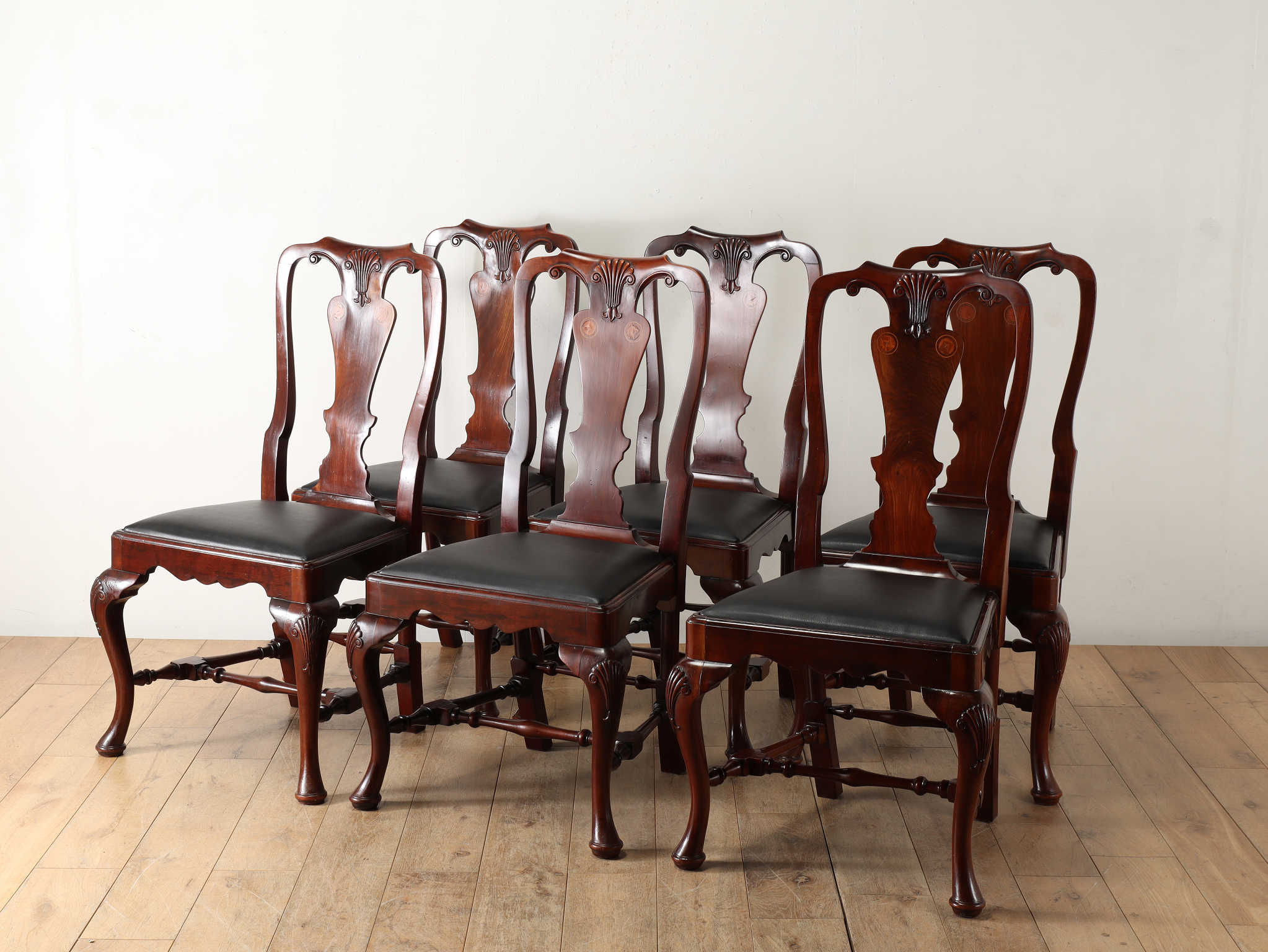 クイーンアンチェア | ロイズ・アンティークス | ヨーロッパの