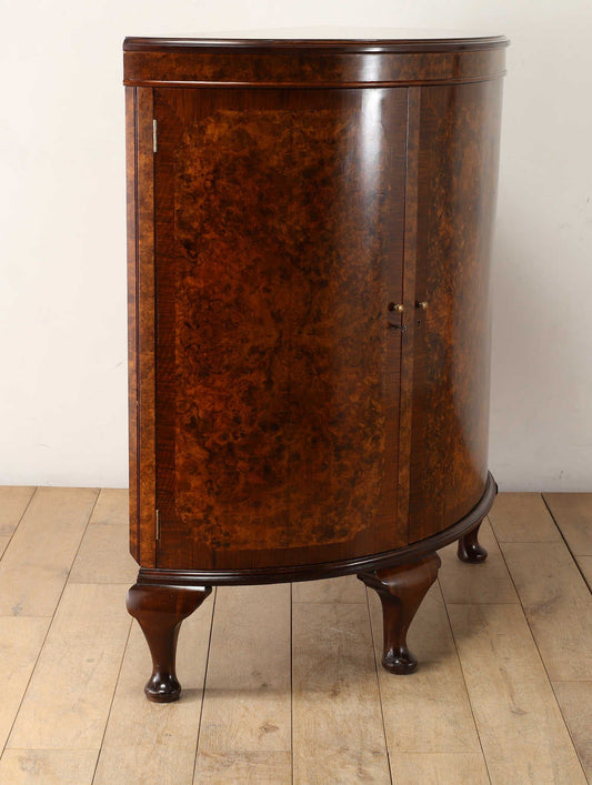 ボウフロントサイドボード