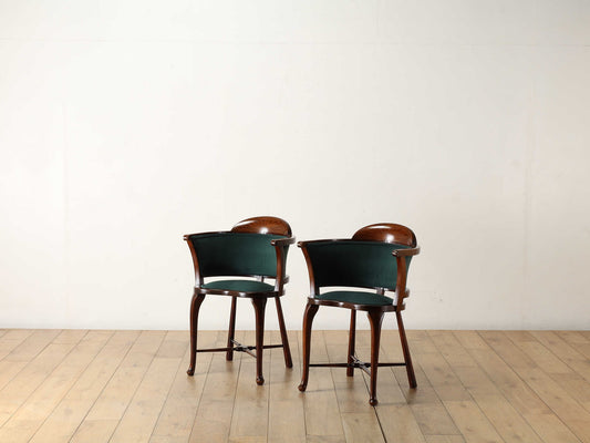 キドニーアームチェア