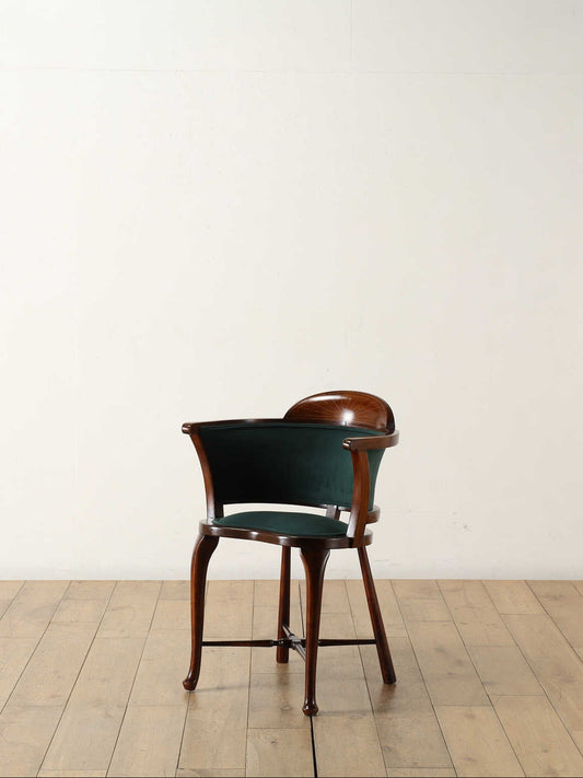 キドニーアームチェア