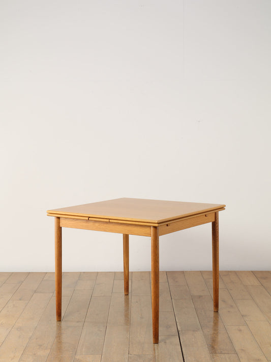 ドローリーフテーブル