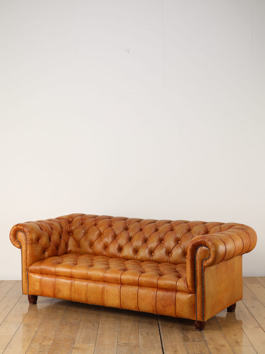 チェスターフィールドソファ マスタード