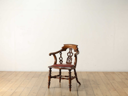 キャプテンチェア