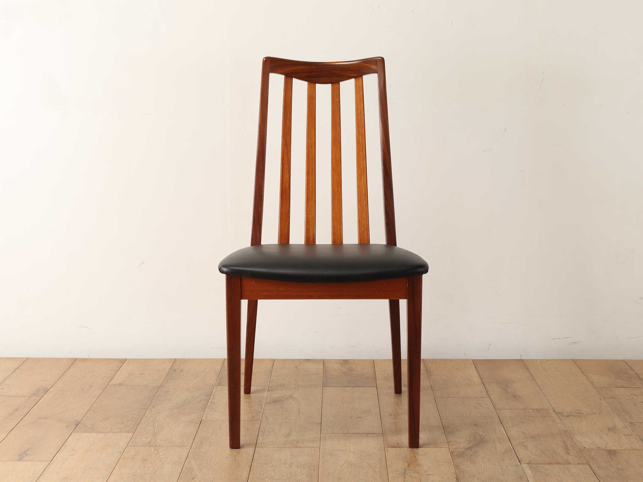 G-Plan Dining Chair /  ジープランダイニングチェア【B】〈モダン・ダイニング・椅子・ミッドセンチュリー・北欧・アンティーク・ヴィンテージ〉112610 | SHABBY'S  MARKETPLACE　アンティーク・ヴィンテージ 家具や雑貨のお店 powered by BASE