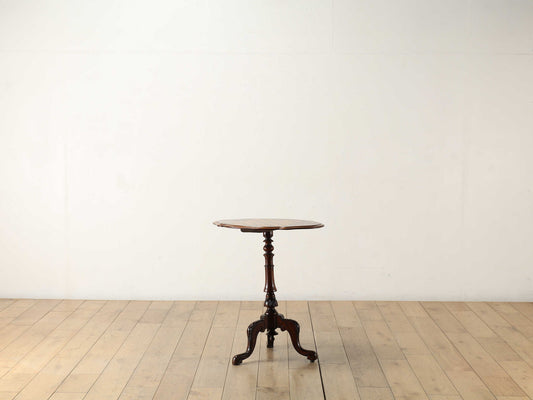 ヴィクトリアンチェステーブル