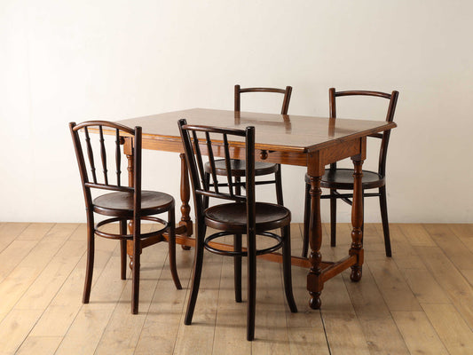 サプライズドテーブル