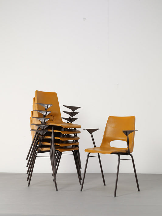 PHILIPPUS POTTERアームチェア