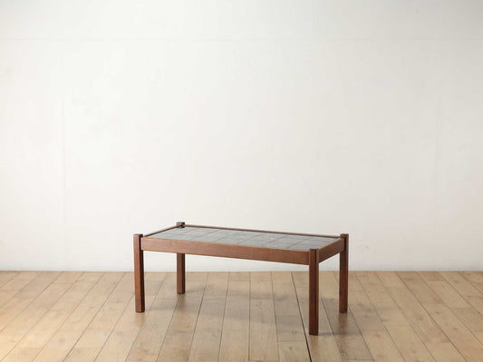 タイルトップコーヒーテーブル