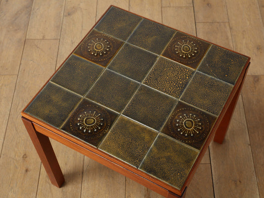 タイルトップサイドテーブル